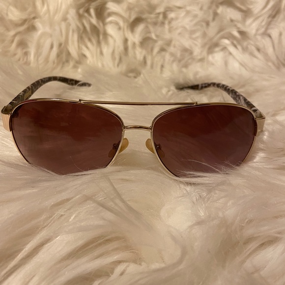 Foster Grant | Aviator Sun Glasses - Picture 3 of 8